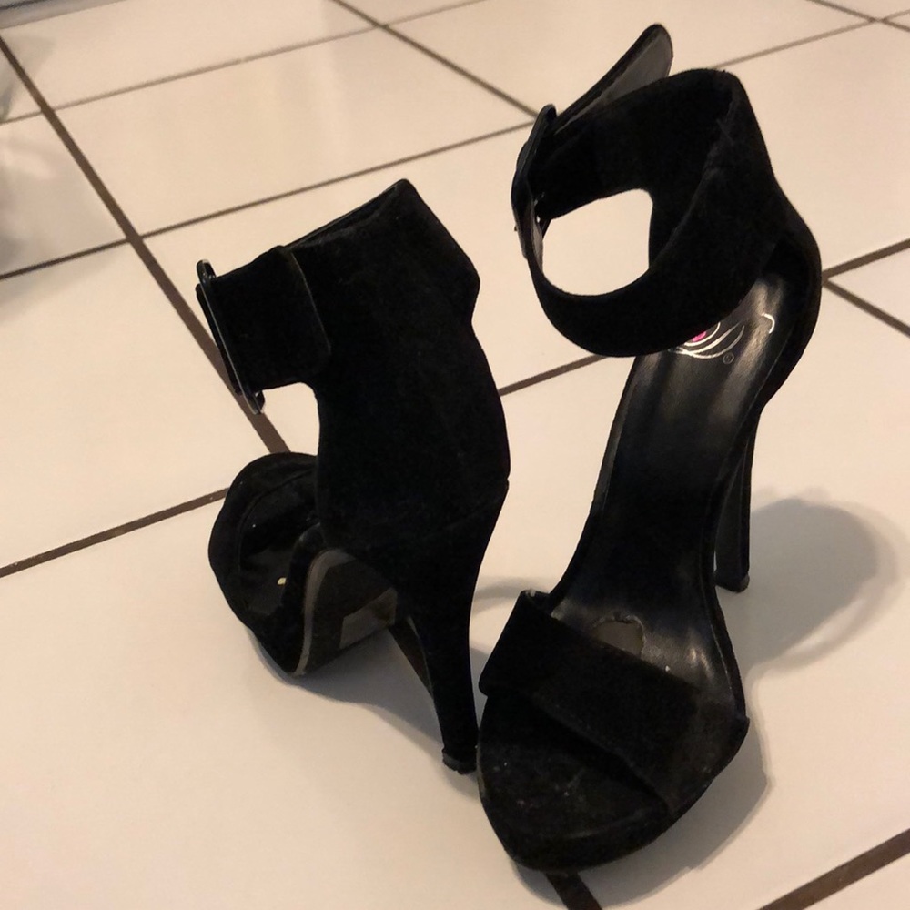 Black heels
